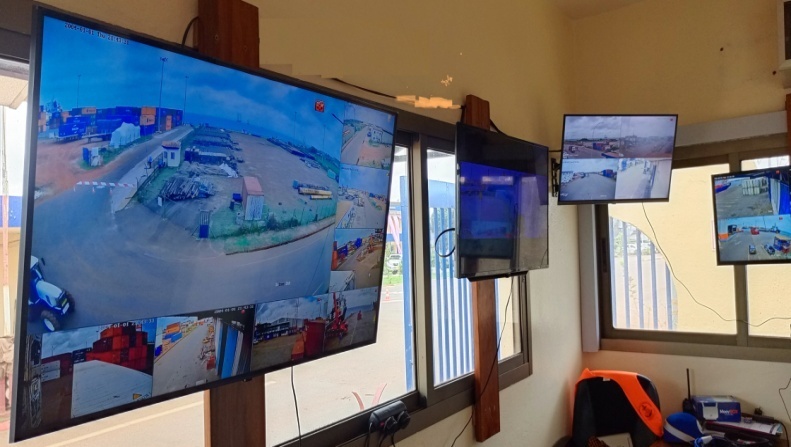 Salle CCTV et mur d'écrans